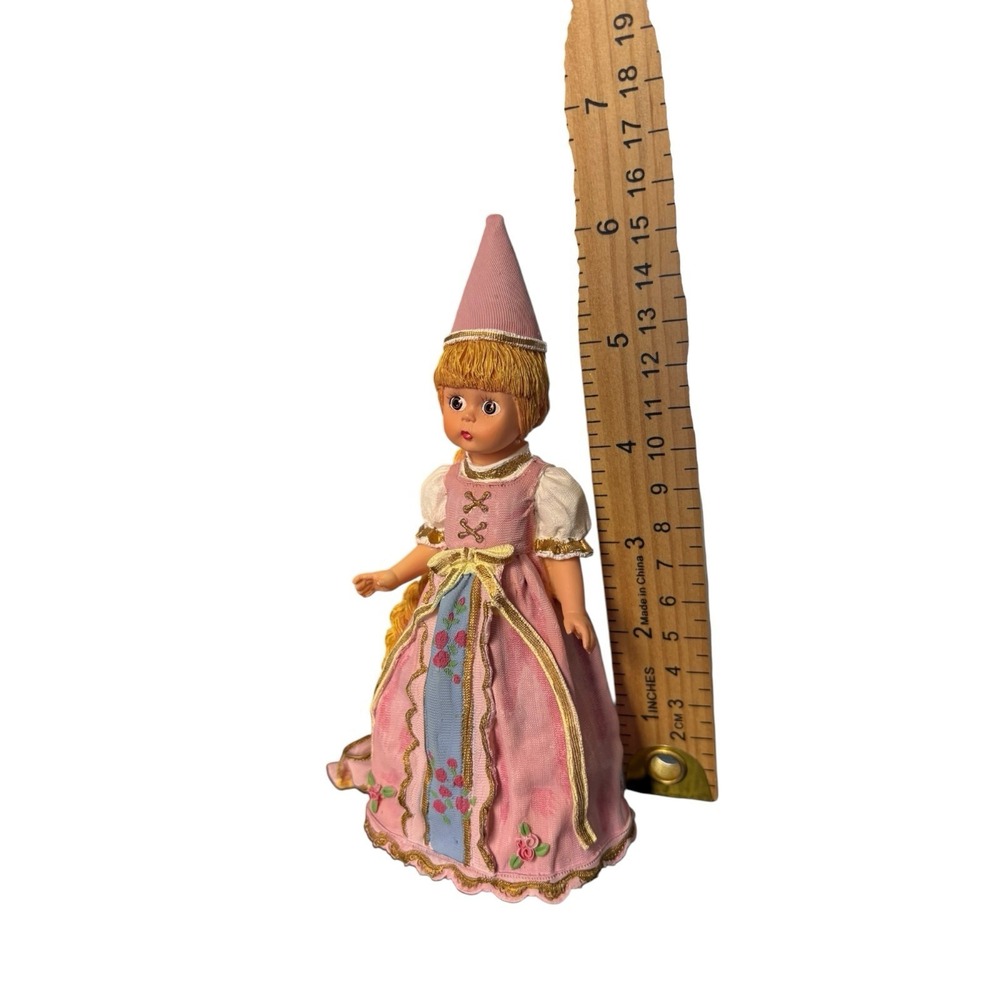 Madame Alexander Rapunzel Figurine 1999 w/ Box Limited Edition - Picture 5 of 10